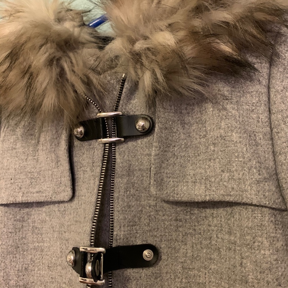 COAT - Picture 6 of 9